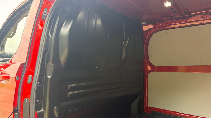 Ford Transit Custom 320 L1 Diesel Fwd 2.0 EcoBlue 170ps H1 Van Sport Auto - Image 18